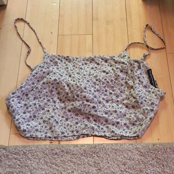 Brandy Melville Tops - Brandy Melville tie-back crop top